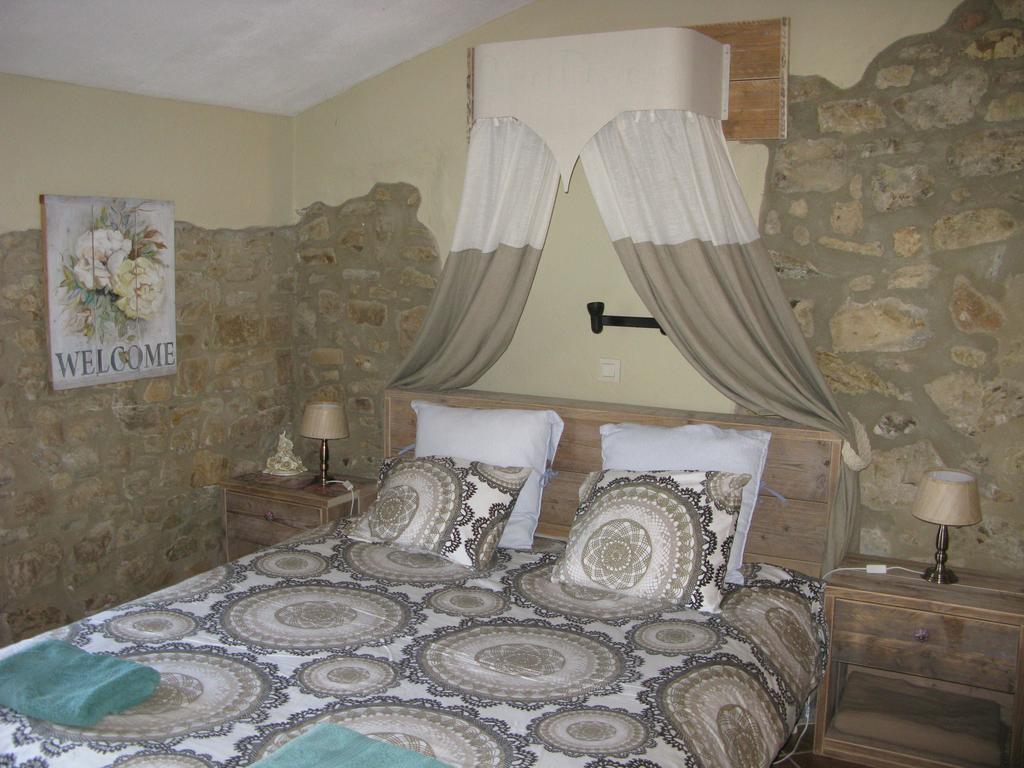 Maspitra B&B Besalu Room photo