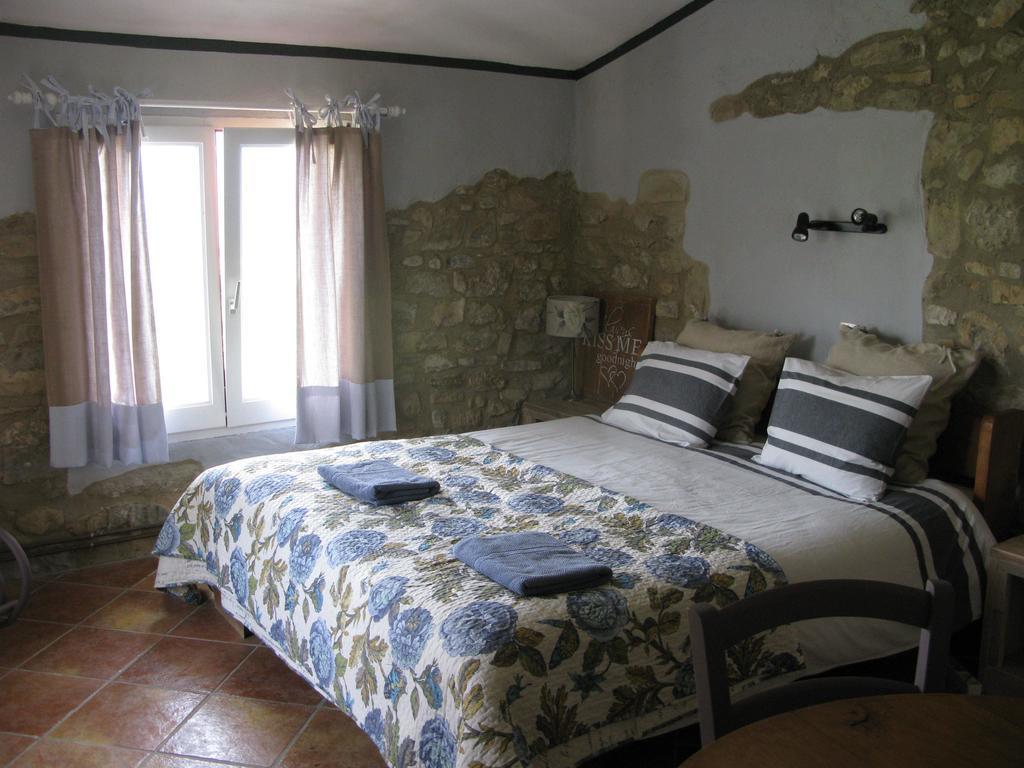 Maspitra B&B Besalu Room photo